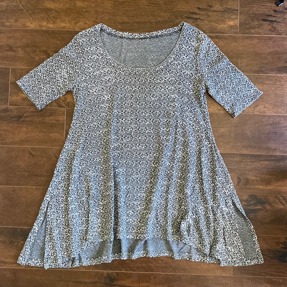 Lightweight Tunic Sweater - Black and White - Small